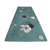 yoga mat with flowers